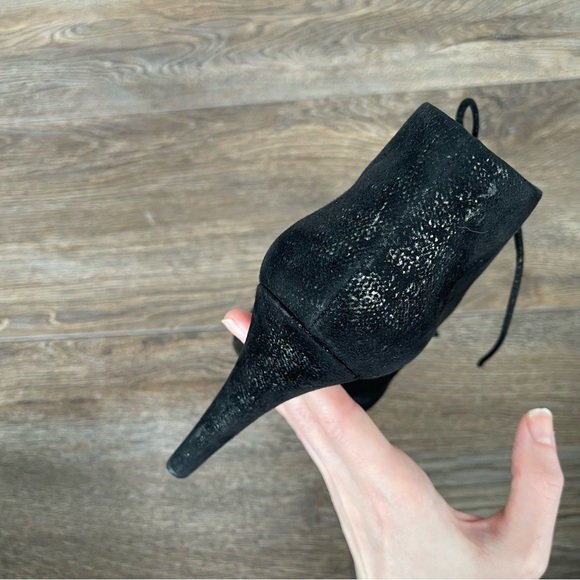 Chanel Pearl CC Logo Black Boots - Picture 7 of 14